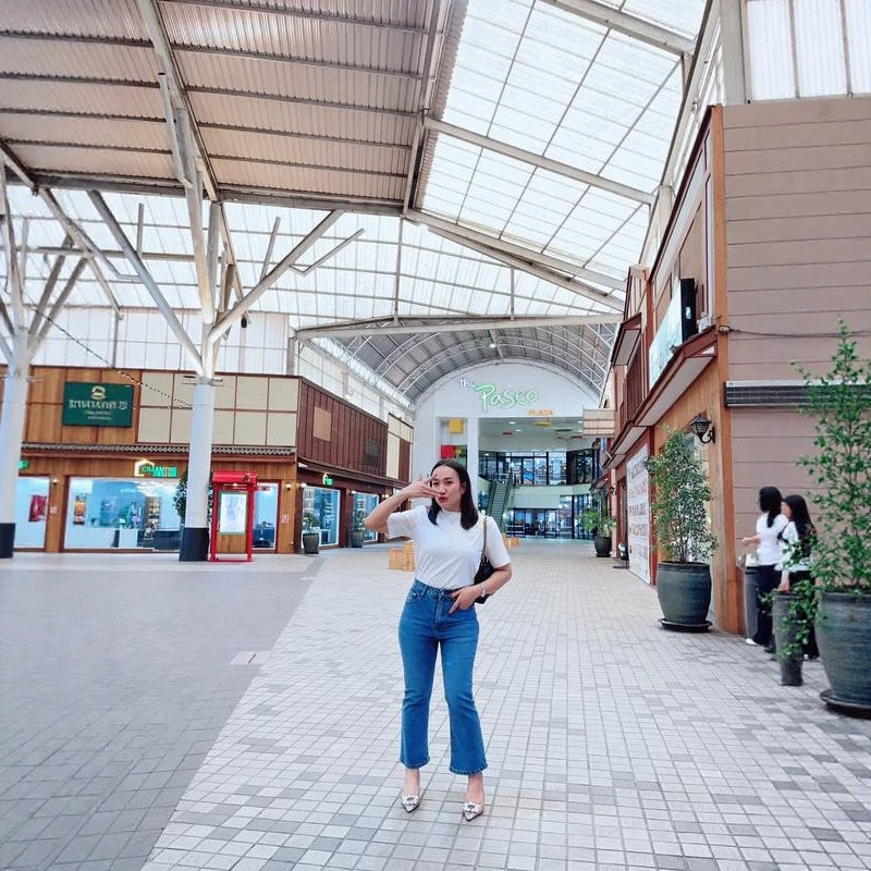 High-waisted Stretchy Slimming Flared Jeans