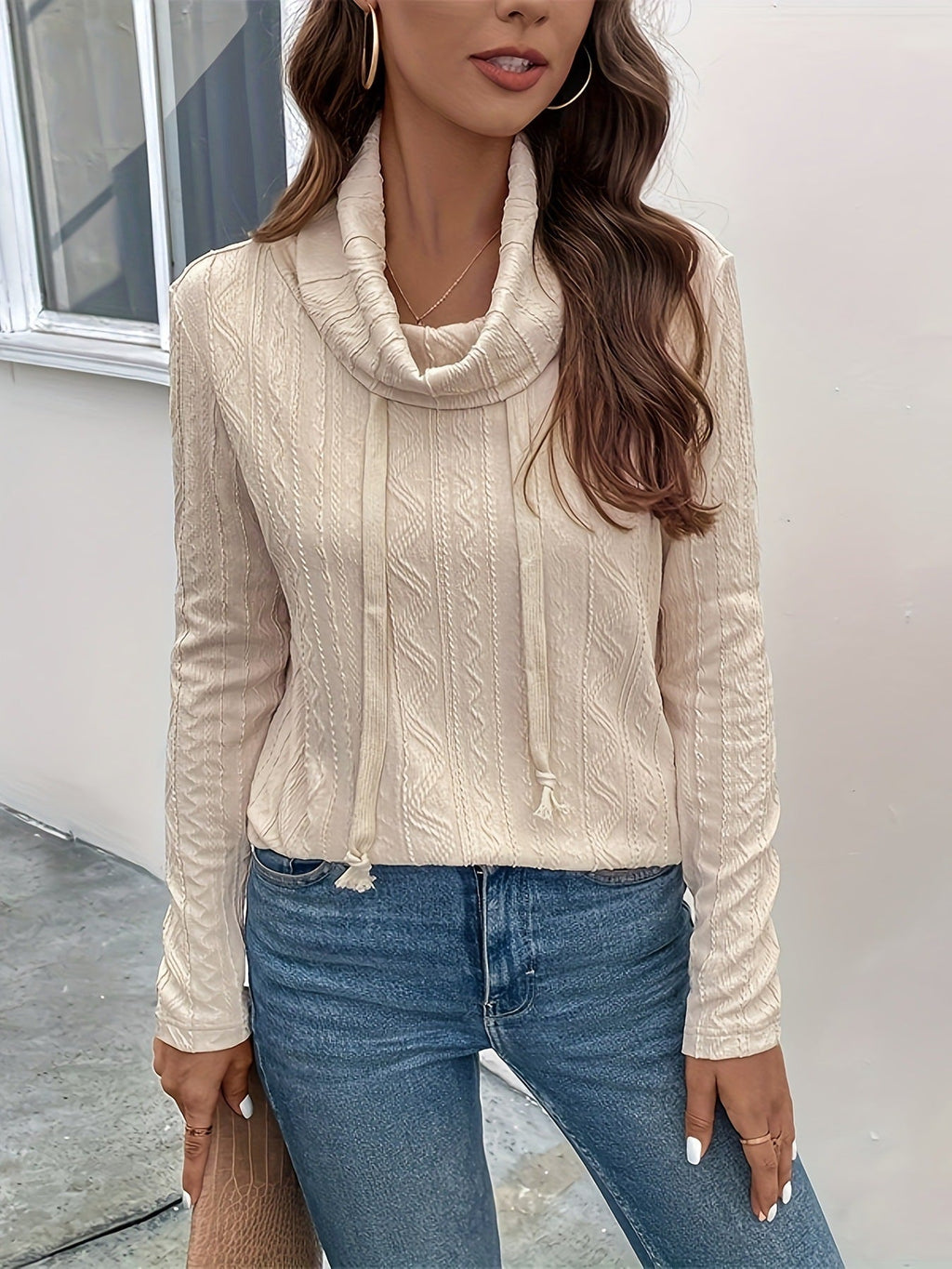 Long-Sleeved Hooded Drawstring Pullover Knitwear