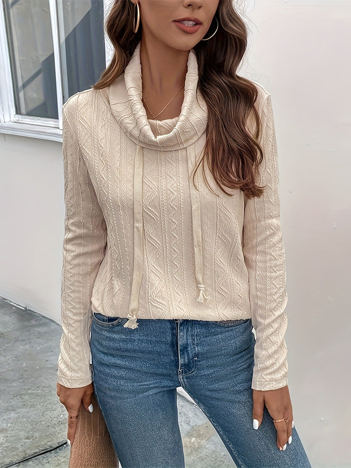 Long-Sleeved Hooded Drawstring Pullover Knitwear