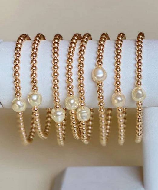 Pearl & Gold Beaded Stretch Bracelet