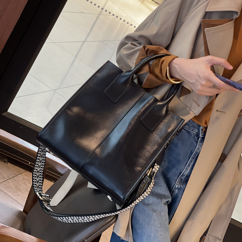 Vintage Vegetable Tanned Cowhide Large Capacity Handbags
