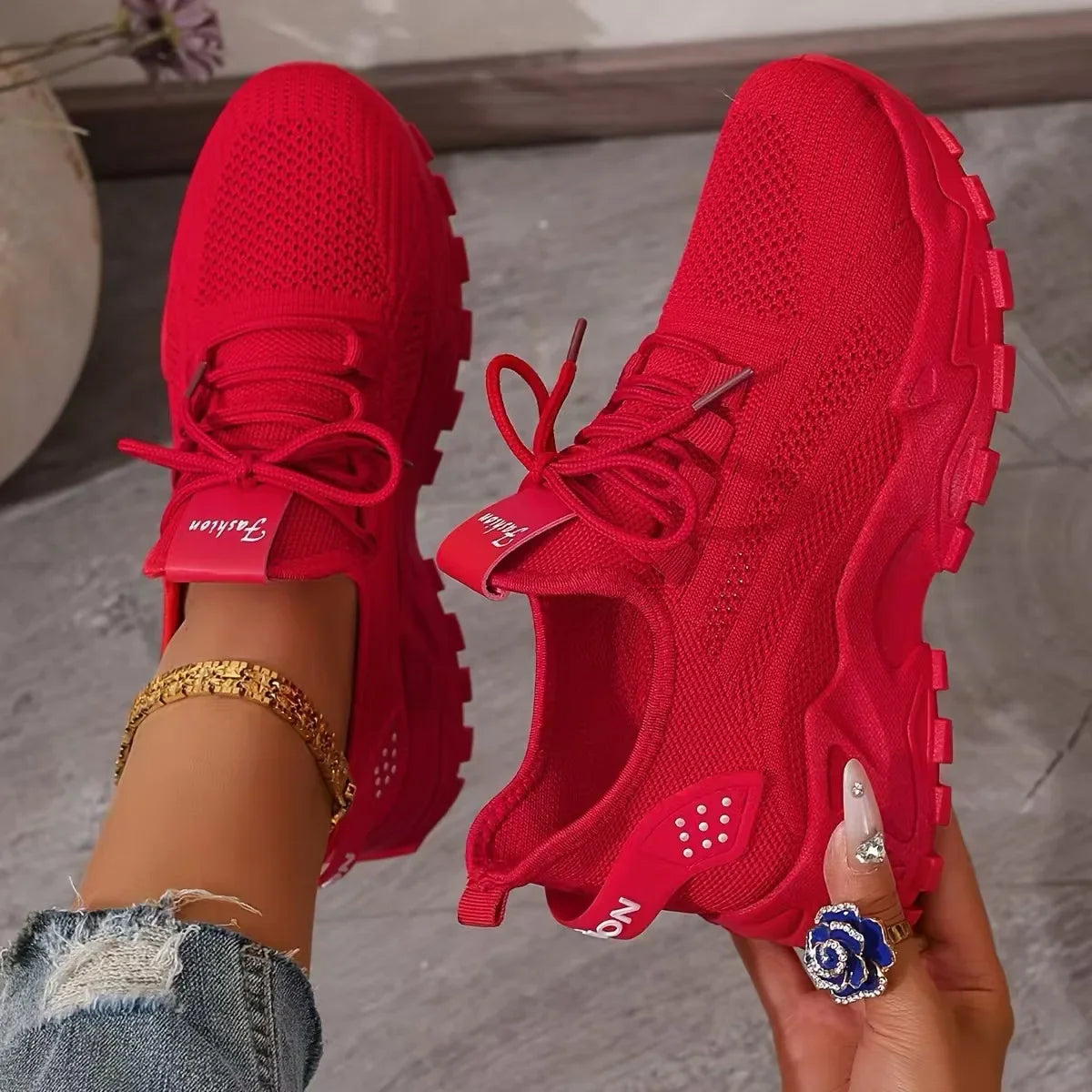 Breathable single mesh shoes