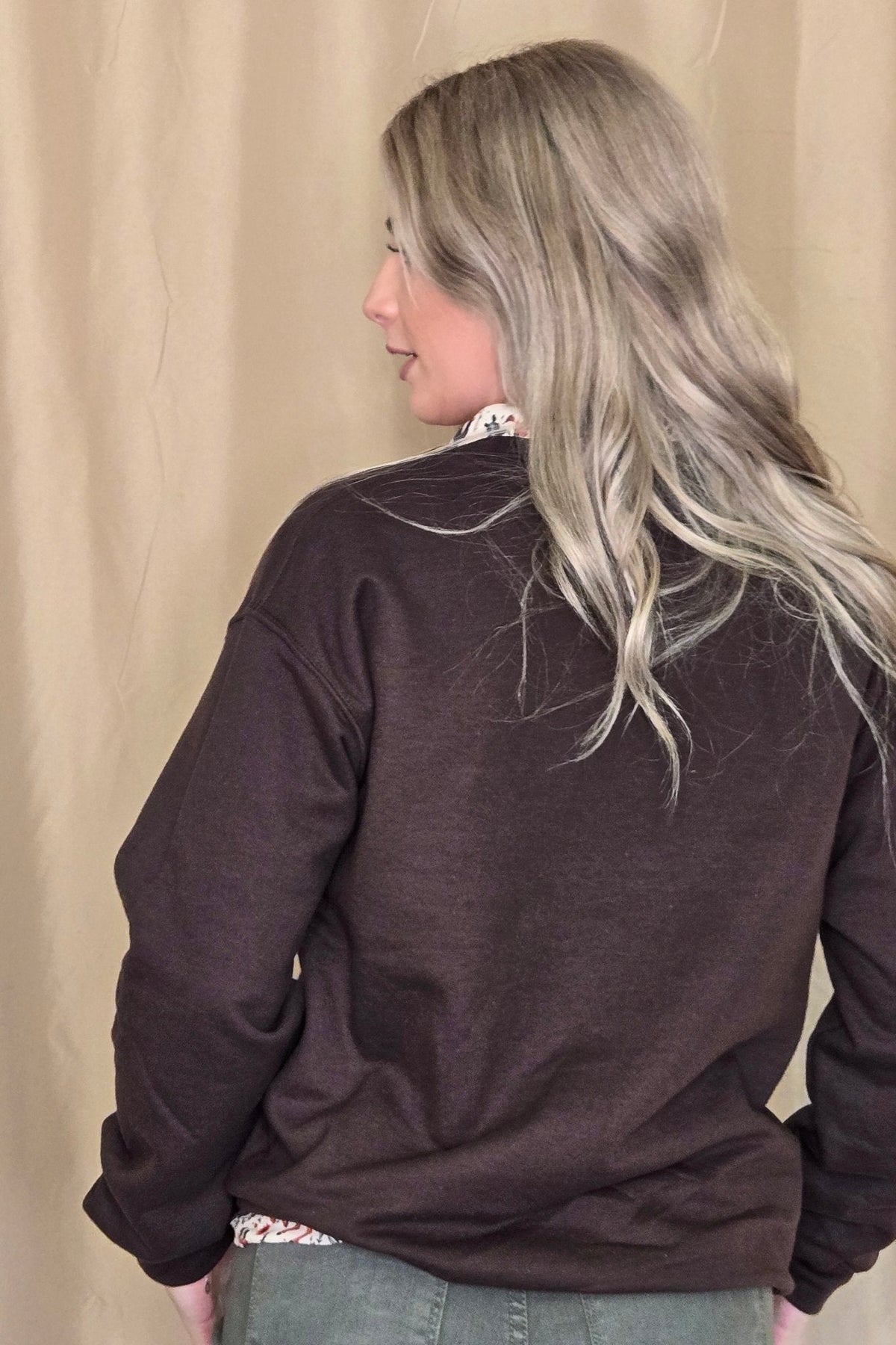 "Howdy" Embroidered Western Sweatshirt