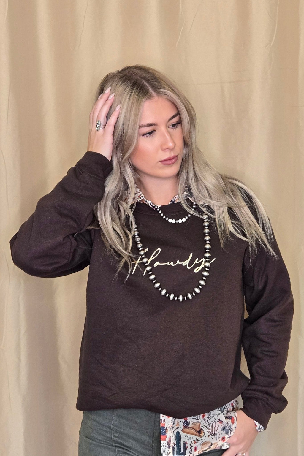 "Howdy" Embroidered Western Sweatshirt