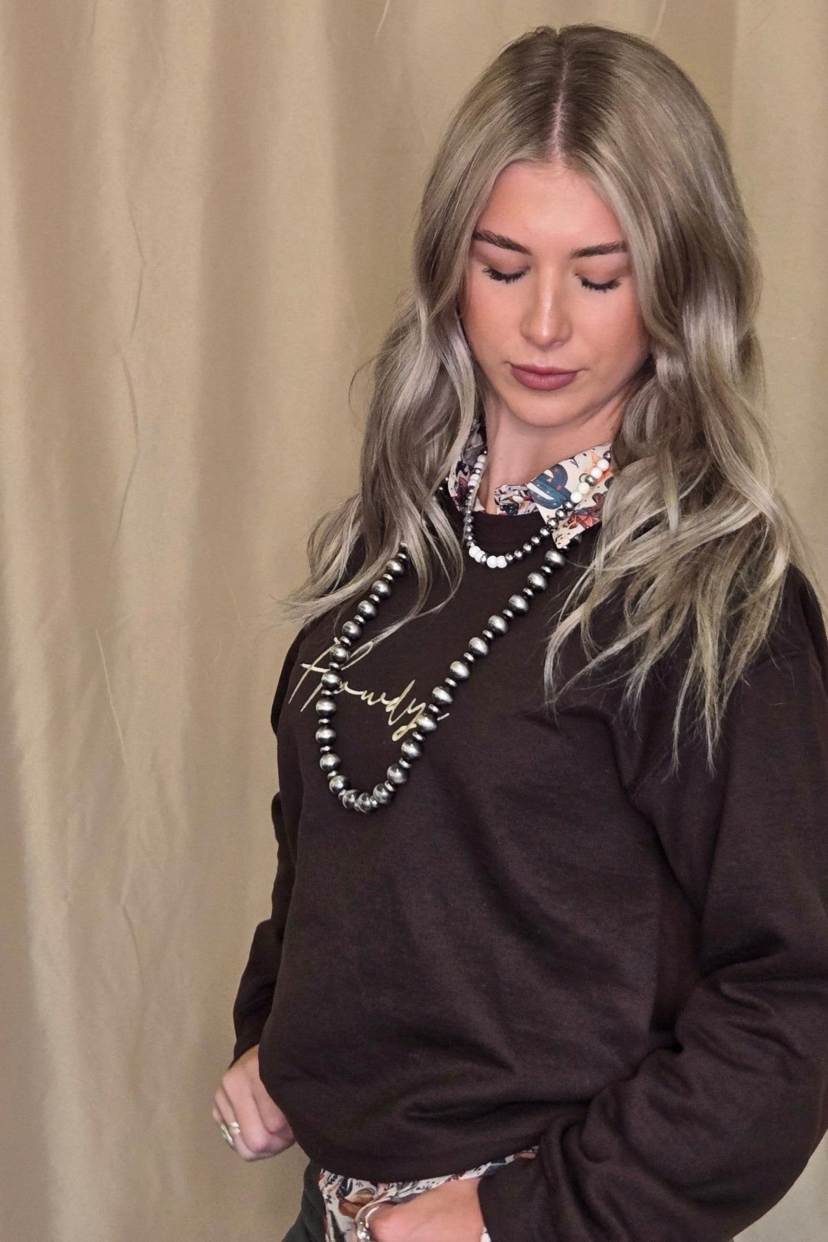 "Howdy" Embroidered Western Sweatshirt