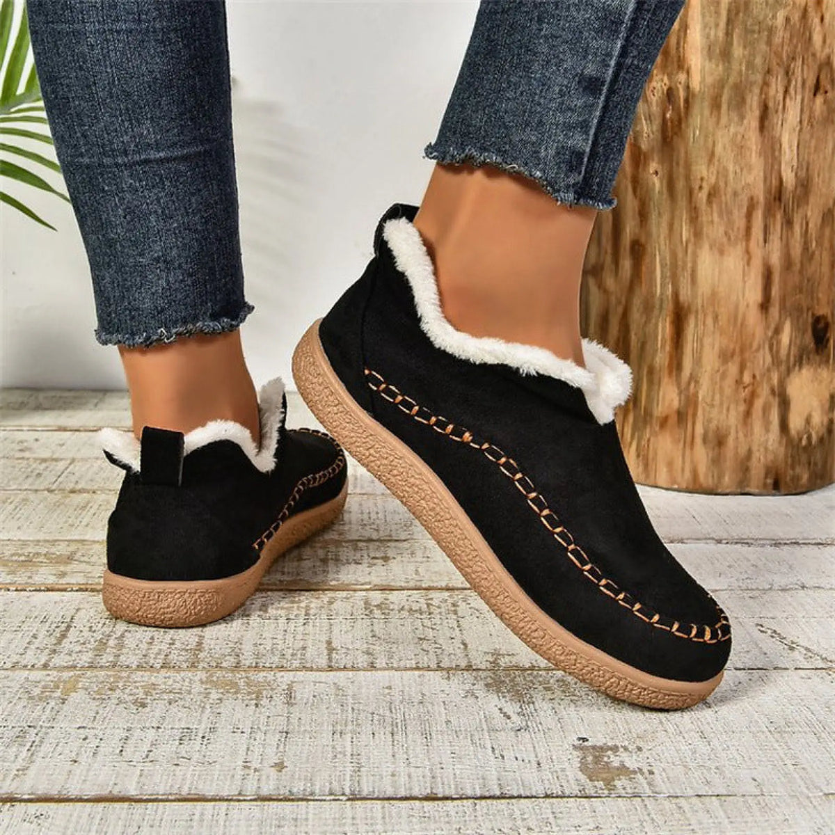 Women's v Cut Plush Suede Ankle Snow Boots