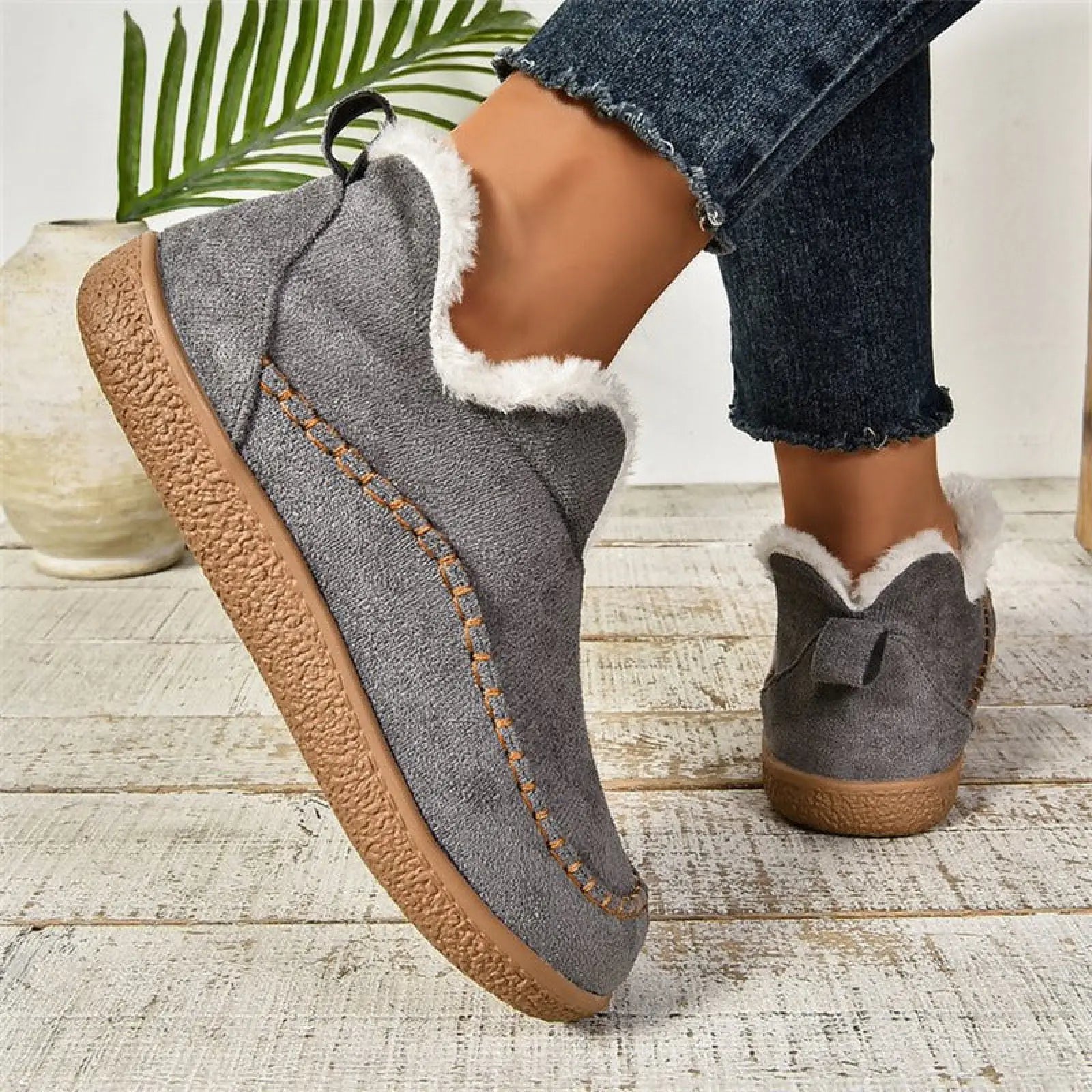 Women's v Cut Plush Suede Ankle Snow Boots